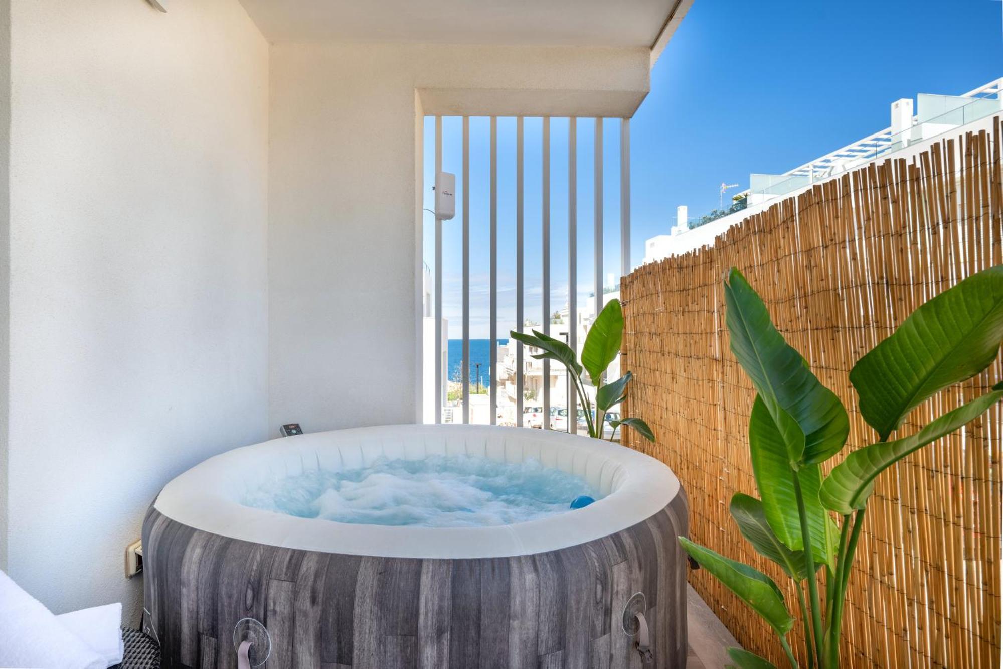 Exclusive Deluxe Apt Up To 6 People & Heated Tub Polignano a Mare Eksteriør bilde
