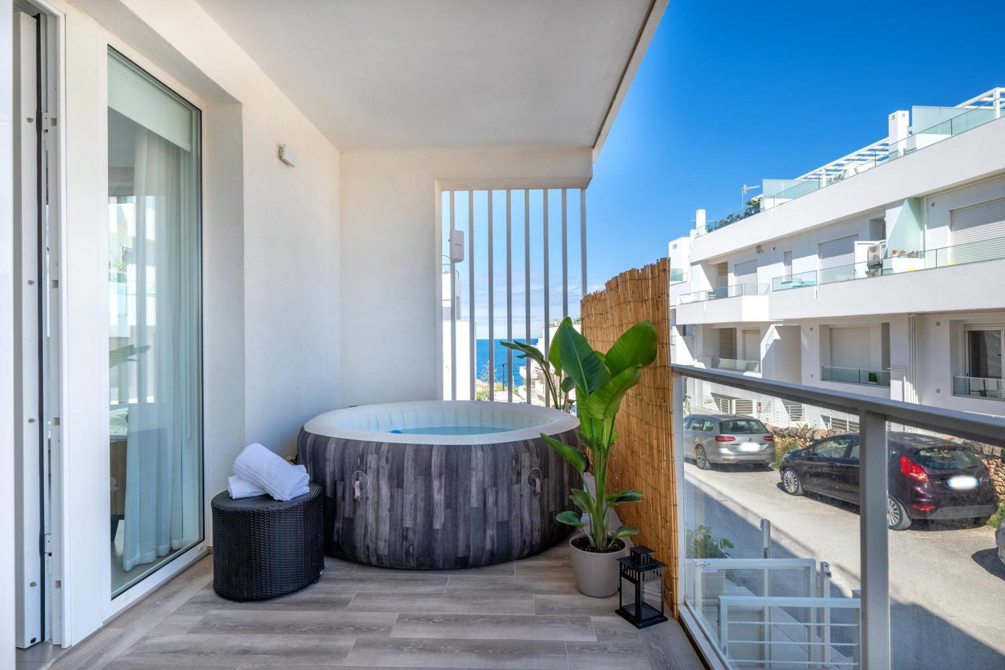Exclusive Deluxe Apt Up To 6 People & Heated Tub Polignano a Mare Eksteriør bilde